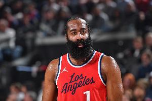 哈登谈带伤作战：还剩10场比赛 每场对我们来说都至关重要