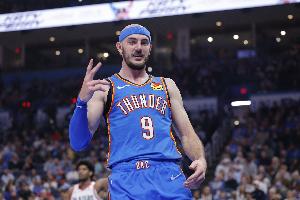 戴格诺特：卡鲁索永远都在专注于比赛 他会利用任何一个死球回合