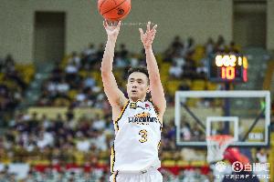 沈阳日报：6连胜后气势如虹 辽篮找回冲击四连冠节奏