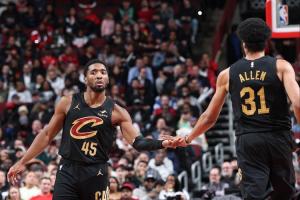 冲击队史最佳！骑士斩获赛季61胜 追平队史第二高纪录