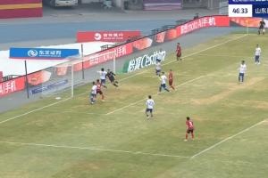 亚泰1-1追平泰山！37岁谭龙力压石柯头球破门，赛季第3球！