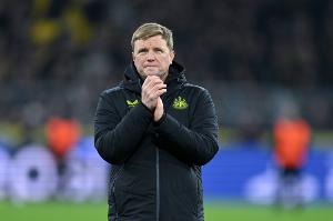 纽卡官方：主帅埃迪豪因病入院治疗，因此缺席对阵曼联比赛