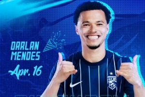 今天是三镇外援达兰和B队小将阳敏杰的生日 一起祝他们生日快乐