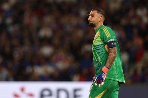 法媒：巴黎正与多纳鲁马商谈续约，现在要看球员意愿