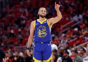 有机会终结系列赛！库里此类比赛场均轰28分6.9助 3分命中率41.8%