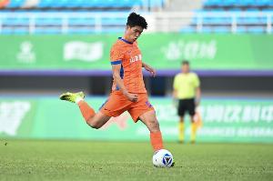 彭啸：跟一线队老大哥一起训练进步不少，年轻球员要拿出拼劲冲劲