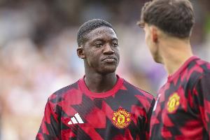 费迪南德：别再让我看到梅努想离开的消息，我希望他继续留在曼联