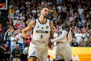 强强对话！德国半场55-47领先立陶宛 施罗德&泰斯&小瓦合计41分