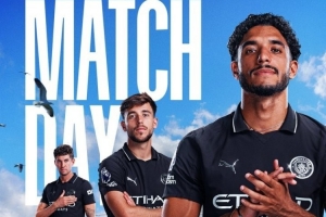 曼城晒海报预热客战布莱顿：南海岸的周日👊