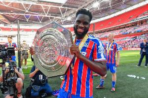 记者：朗斯将500万欧+奖金签下水晶宫前锋爱德华，签约3年