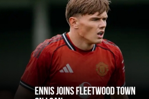 曼联官方：U21前锋伊森-恩尼斯租借至英乙福利特伍德，租期1年