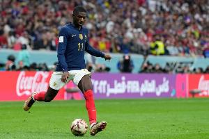 队报：登贝莱本周三在法国队仍单独训练，预计不会首发出战乌克兰