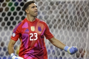 斯卡洛尼：如果能去曼联大马丁一定很高兴，但现在他也一切OK