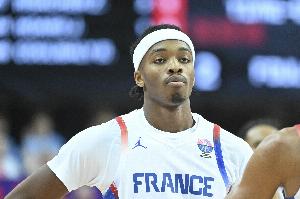 表现一般！库利巴利欧锦赛场均6.3分4.3篮板 三分命中率21.4%