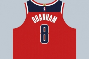 球衣记者：布兰纳姆在奇才穿8号球衣 队史上一位是卡林顿