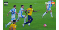 10人vs10人！凯塞多两黄变一红，厄瓜多尔、阿根廷均10人应战！