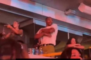 先享受假期！威少与妻子一同现身克里斯-布朗演唱会大秀婀娜舞姿