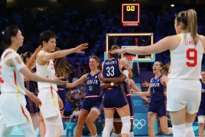 王思雨&杨力维明年还打世界杯吗？杨毅：宫鲁鸣肯定换人 要练新人