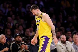 斯科特：东契奇上赛季太多次一旦被对手过掉 就直接放弃防守了