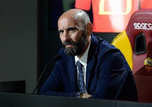 维拉官方：足球总监蒙奇离任，罗伯特-奥拉维接任他的职位