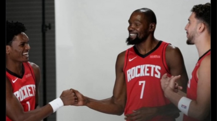 名画预定？美媒：这张照片一定会被铭记！🥲