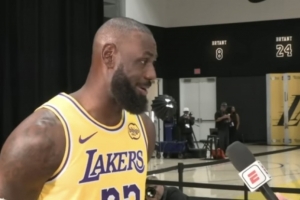 詹姆斯：我不担心合同问题 还能有合同打我爱的比赛我就很荣幸了