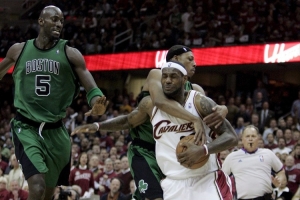 詹姆斯&皮尔斯会和解吗？帕金斯：不好说 若你惹了詹姆斯他很记仇