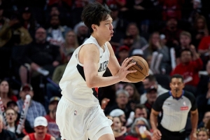 哭了？杨瀚森：掉了几颗小珍珠问题不大 一是六犯&二是确实没打好