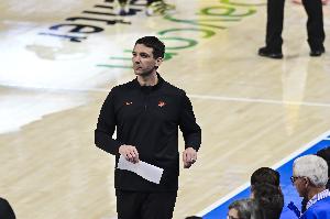 一骑绝尘！戴格诺特：随着比赛深入 我们的防守越来越好了