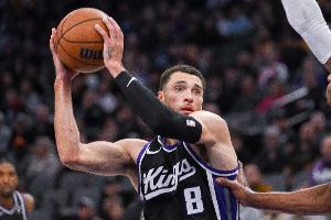 得分依旧高效！拉文上半场11中6&三分7中5 砍下17分3篮板2助攻