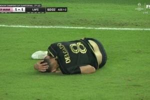 真头发丝进球！梅西连造两球，这都能算上助攻啊🤣