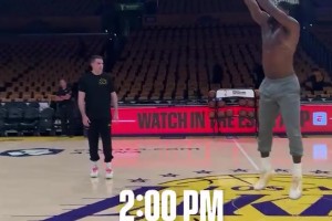 严阵以待！詹姆斯提前4小时抵达球馆进行热身