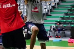 过你就像过马路,文班亚马也太灵活了吧👍