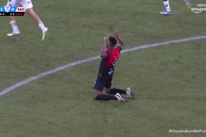 😱神奇的南美比赛！巴乙门将连续3扑点球！助队淘汰圣保罗！