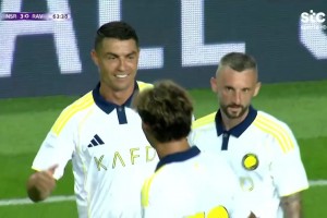 泰山压顶！C罗跃起头球破门梅开二度！韦斯利断球传中送助攻！